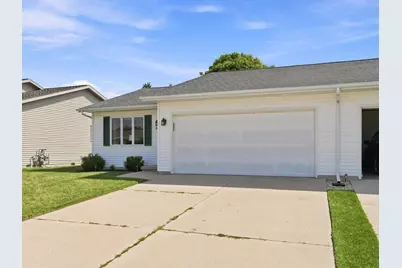 2033  Kellner St, Manitowoc, WI 54220 - Photo 2