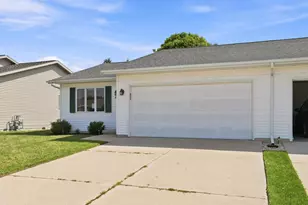 2033 Kellner St, Manitowoc, WI 54220 - Photo 2