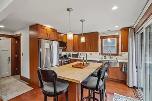 9916 W Grantosa Dr, Wauwatosa, WI 53222 - Photo 8