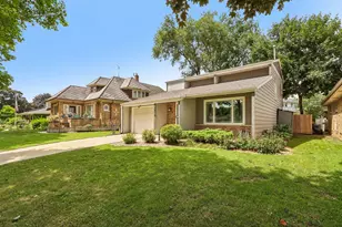 9916 W Grantosa Dr, Wauwatosa, WI 53222 - Photo 40