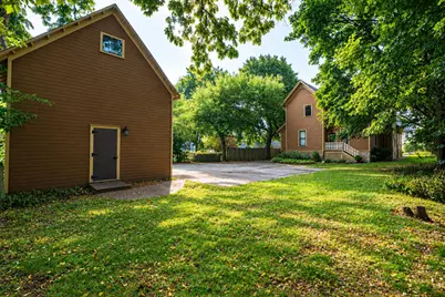 524  Madison St, Waukesha, WI 53188 - Photo 32