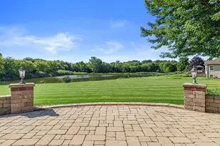 155 St James Cir, Racine, WI 53182 - Photo 4