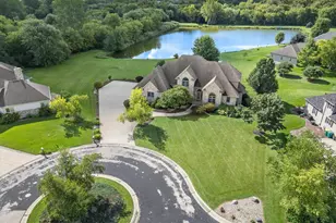 155 St James Cir, Racine, WI 53182 - Photo 2