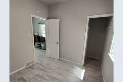 2334 S 19th St, Milwaukee, WI 53215 - Photo 10