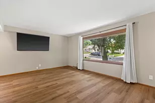237 N 113th St, Wauwatosa, WI 53226 - Photo 4