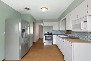 237 N 113th St, Wauwatosa, WI 53226 - Photo 8