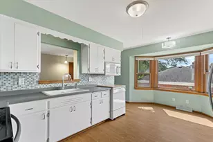 237 N 113th St, Wauwatosa, WI 53226 - Photo 10