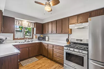 2217  Saemann Ave, Sheboygan, WI 53081 - Photo 8
