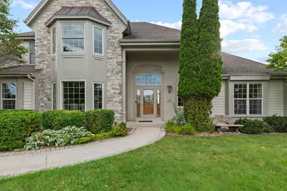 1183  Aspen Ct, Grafton, WI 53024 - Photo 2