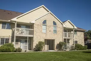 4887 Easy St, Delafield, WI 53029 - Photo 1