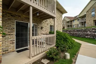 4887 Easy St, Delafield, WI 53029 - Photo 14