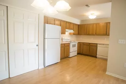 4887  Easy St #16, Delafield, WI 53029 - Photo 4