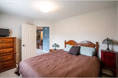 4887  Easy St #16, Delafield, WI 53029 - Photo 8