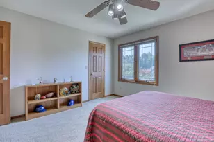 13865 W Linfield Dr, New Berlin, WI 53151 - Photo 24