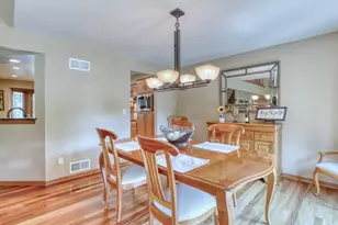 13865 W Linfield Dr, New Berlin, WI 53151 - Photo 12