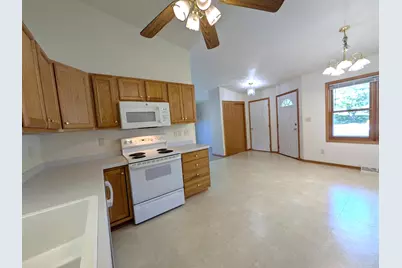 1109  Firethorn Dr #1, West Bend, WI 53090 - Photo 8