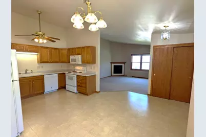 1109  Firethorn Dr #1, West Bend, WI 53090 - Photo 6