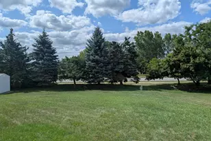 1109 Firethorn Dr, West Bend, WI 53090 - Photo 4