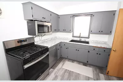 9000 W Custer Ave, Milwaukee, WI 53225 - Photo 6