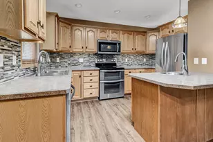 3066 Linden Dr, La Crosse, WI 54601 - Photo 2