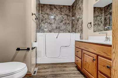 3066  Linden Dr, La Crosse, WI 54601 - Photo 8