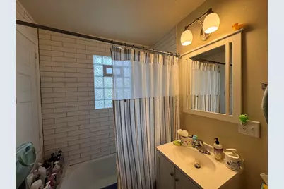 2637 N Oakland Ave #2639, Milwaukee, WI 53211 - Photo 8