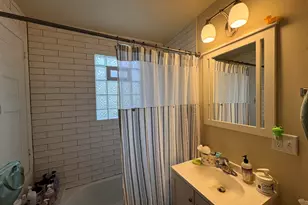 2637 N Oakland Ave, Milwaukee, WI 53211 - Photo 8