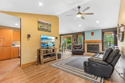 2729  Brighton Dr, Waukesha, WI 53188 - Photo 8