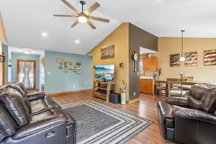 2729 Brighton Dr, Waukesha, WI 53188 - Photo 6