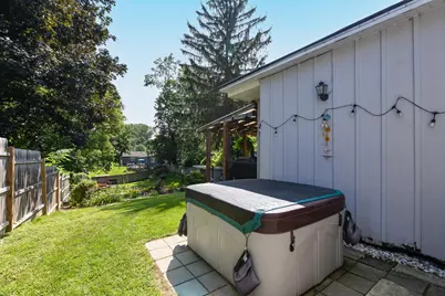 633 N Hine Ave, Waukesha, WI 53188 - Photo 38
