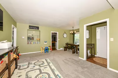633 N Hine Ave, Waukesha, WI 53188 - Photo 8