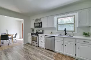 9006 W Cheyenne Ct, Milwaukee, WI 53224 - Photo 10