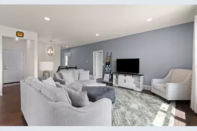 515  Hickory St, Belgium, WI 53004 - Photo 8