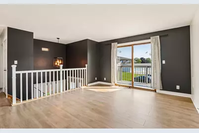 10354 W Parkwood Dr, Franklin, WI 53132 - Photo 2