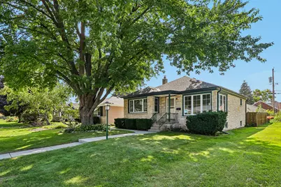 5555 N Mohawk Ave, Glendale, WI 53217 - Photo 22