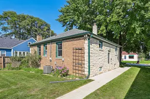 5555 N Mohawk Ave, Glendale, WI 53217 - Photo 18