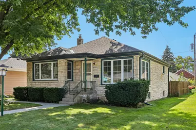 5555 N Mohawk Ave, Glendale, WI 53217 - Photo 2