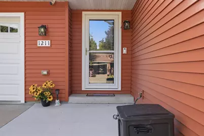 1211  Oak Ave, Onalaska, WI 54650 - Photo 4
