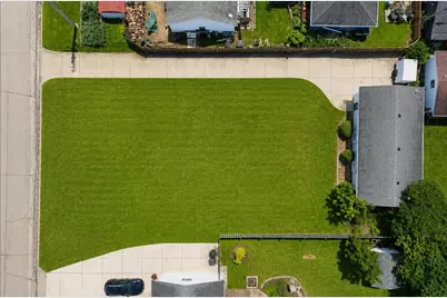 4271 S 93rd St, Greenfield, WI 53228 - Photo 2