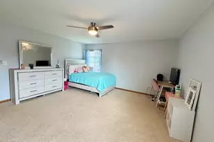 W146N10907 Heritage Pkwy, Germantown, WI 53022 - Photo 24