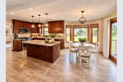 W146N10907  Heritage Pkwy, Germantown, WI 53022 - Photo 6