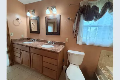W146N10907  Heritage Pkwy, Germantown, WI 53022 - Photo 30