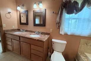 W146N10907 Heritage Pkwy, Germantown, WI 53022 - Photo 30