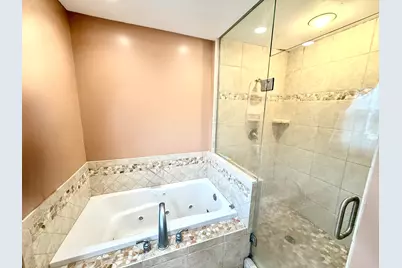 W146N10907  Heritage Pkwy, Germantown, WI 53022 - Photo 28