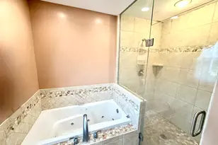 W146N10907 Heritage Pkwy, Germantown, WI 53022 - Photo 28