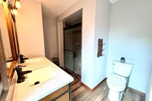 W146N10907 Heritage Pkwy, Germantown, WI 53022 - Photo 32