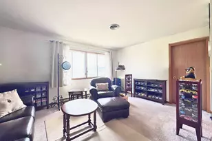 6731 Mariner Dr, Racine, WI 53406 - Photo 8