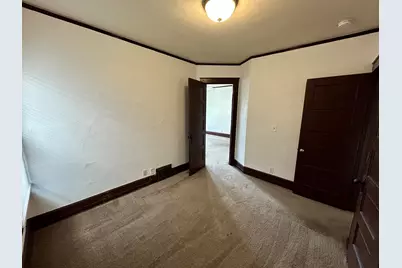 1822 E Thomas Ave #1824, Milwaukee, WI 53211 - Photo 10