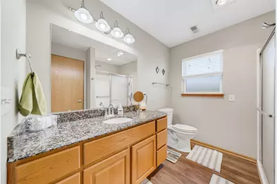 5730  Eagle Point Dr, Racine, WI 53406 - Photo 20