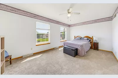 5730  Eagle Point Dr, Racine, WI 53406 - Photo 34